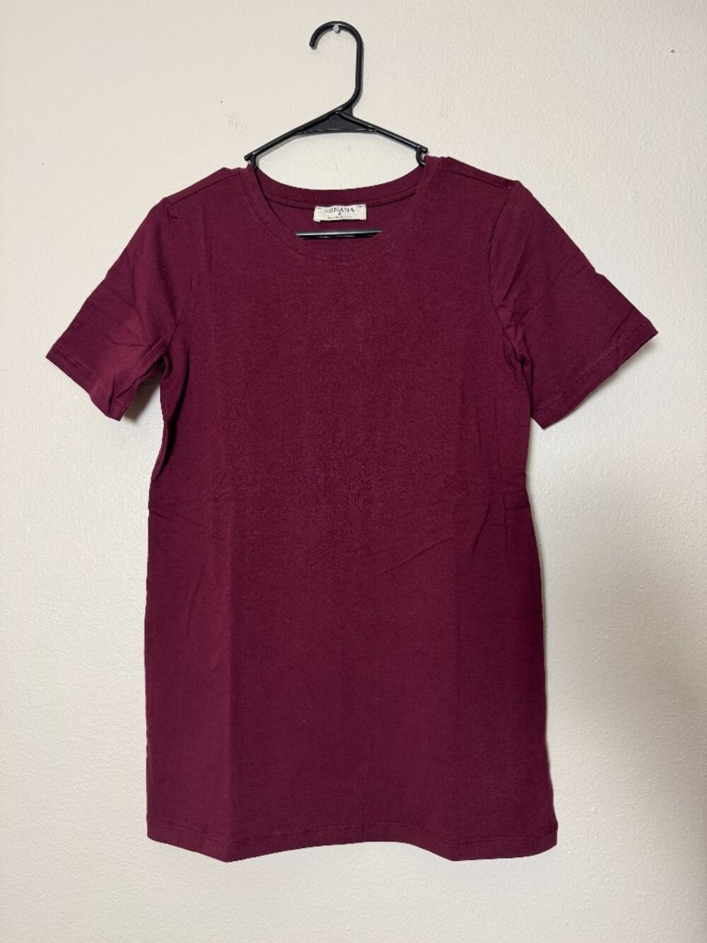 NWOT Zenana Burgundy Basic Crewneck Tee Womens Short Sleeve‎